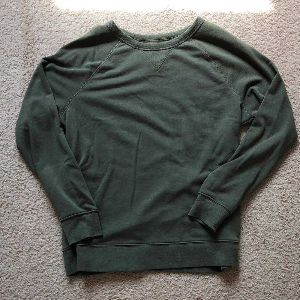 Old Navy light weight mountain green crew neck